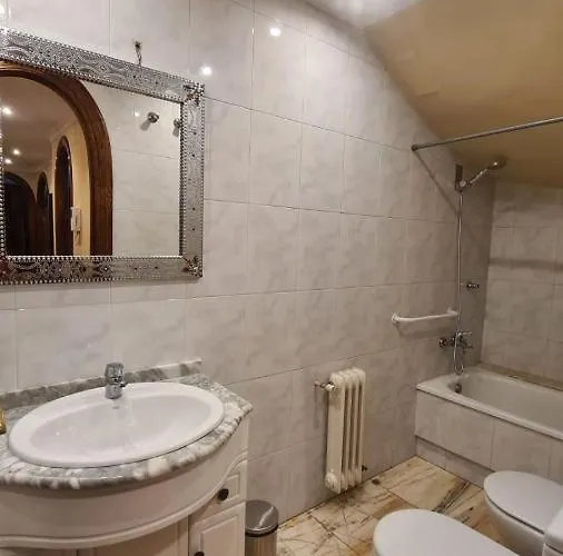 Montiron Lucus Confort Apartment *